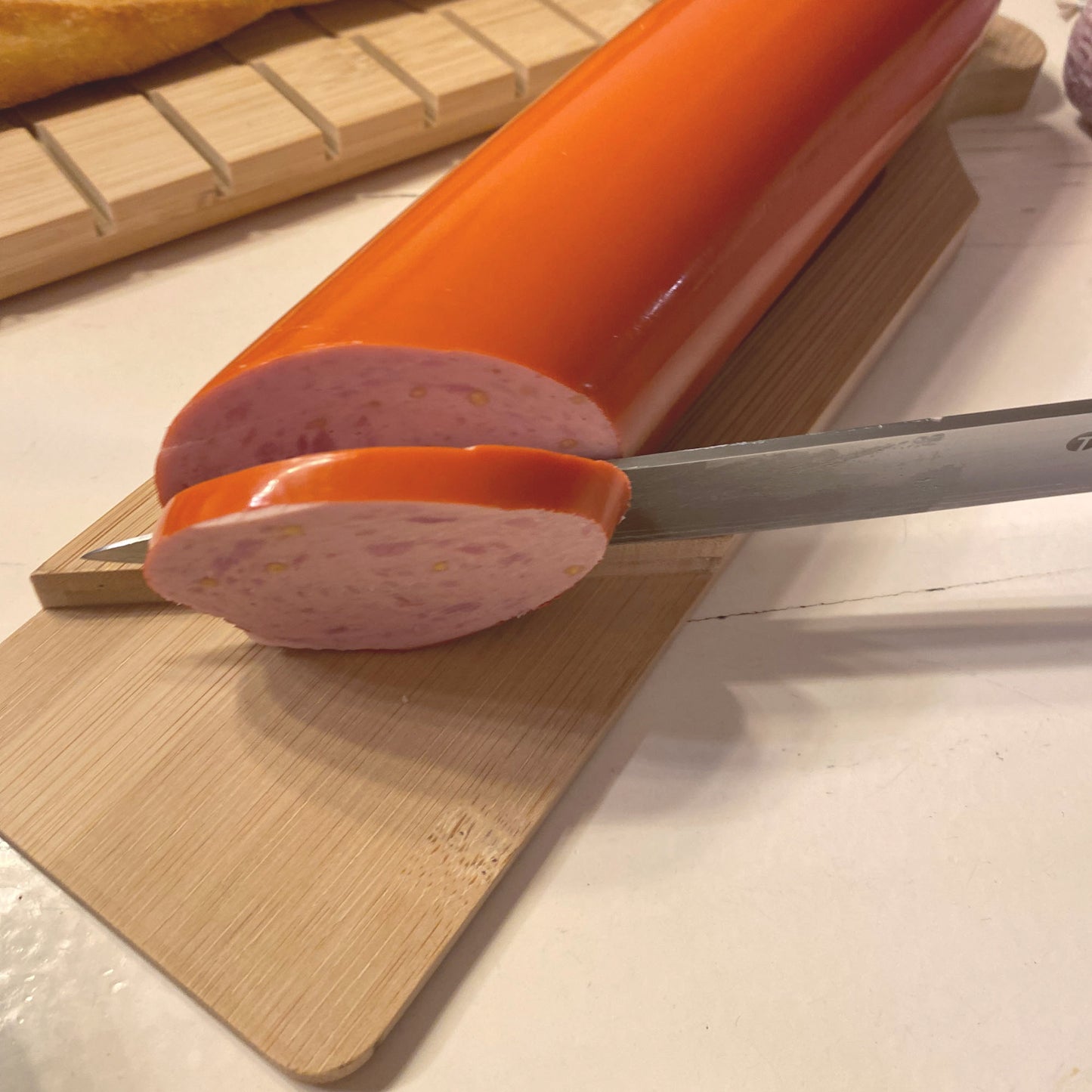 Wurst-Schneidebrett aus Bambus 34,5cm