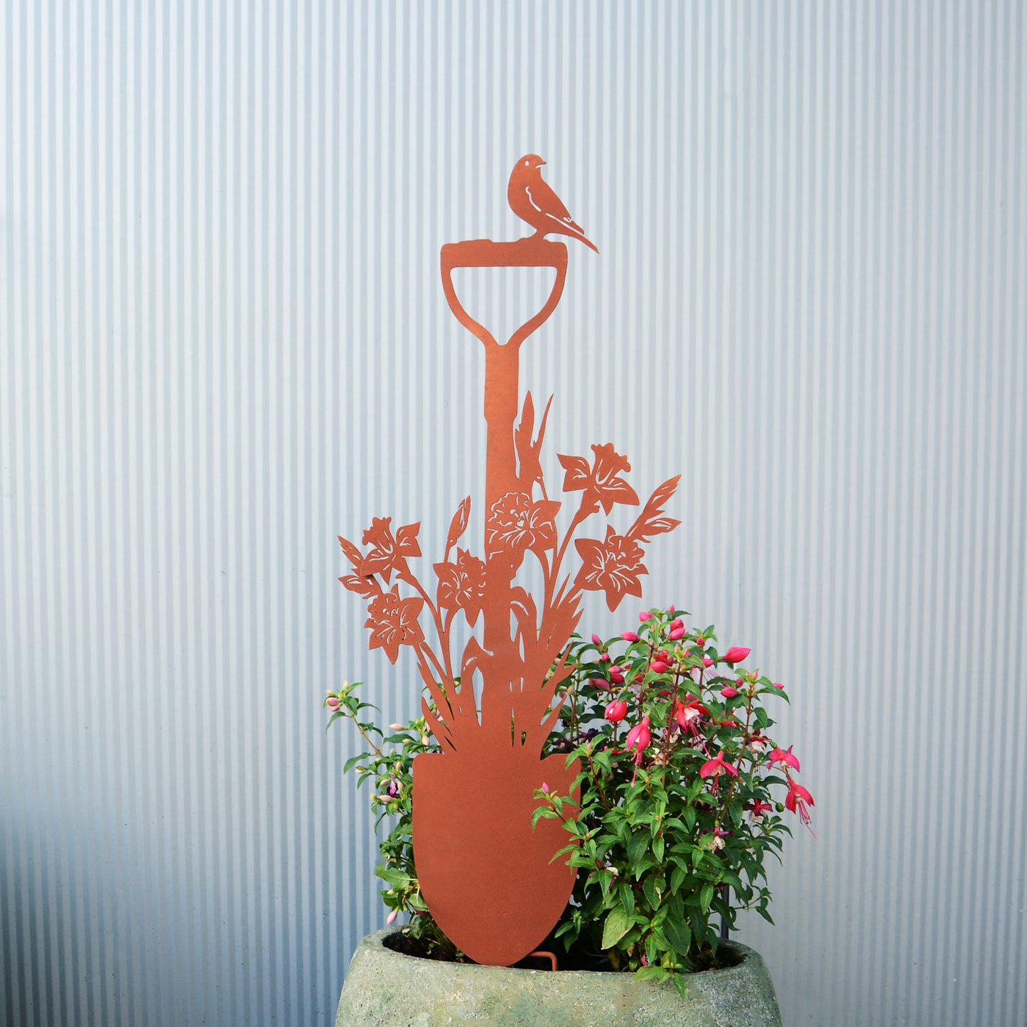 Gartenstecker Spaten mit Blumen und Vogel