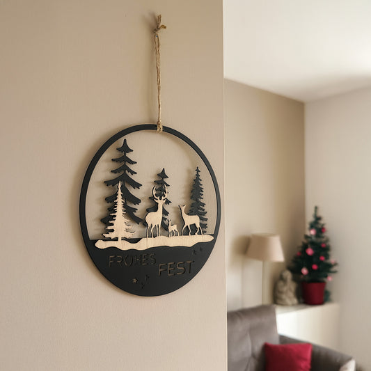 Aufhänger "Frohes Fest" mit Bäumen und Hirsch in schwarz