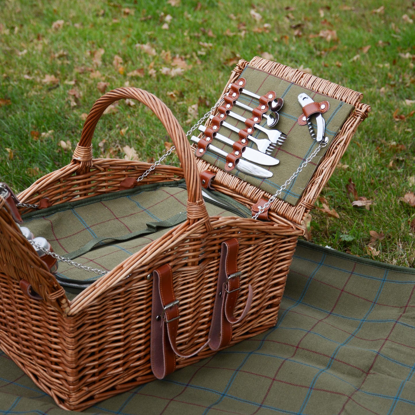 Picknickkorb mit Decke m Bügel u Inhalt für 2 Pers. natur