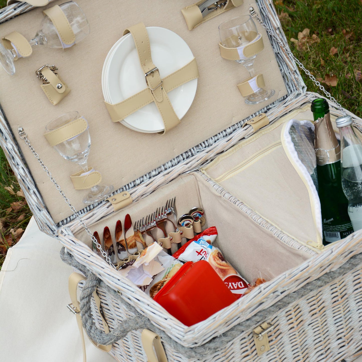 Picknickkorb mit Decke m Seilgriffe u Inhalt für 4 Pers natur