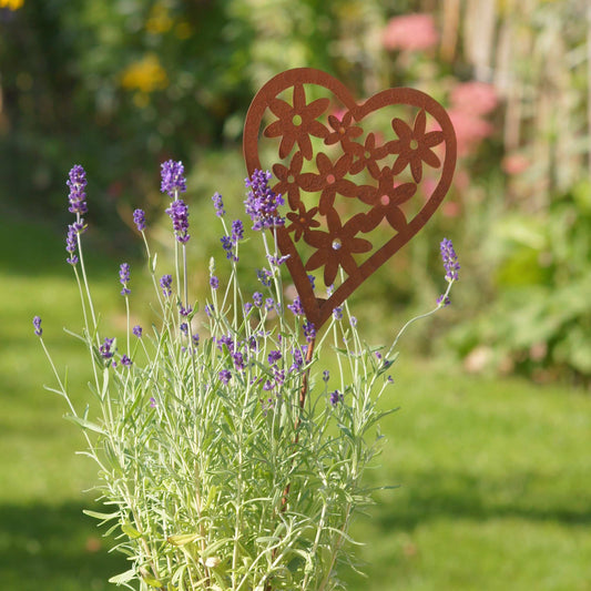 Stecker Rost Herz mit Blumenmuster