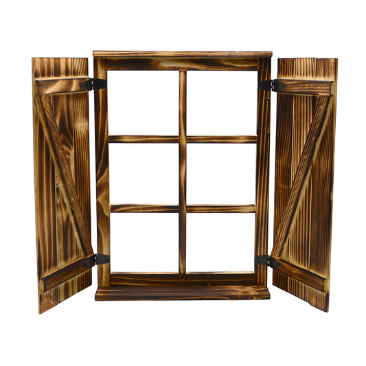 Fenster mit Sprossen mit Fensterläden Holz geflammt