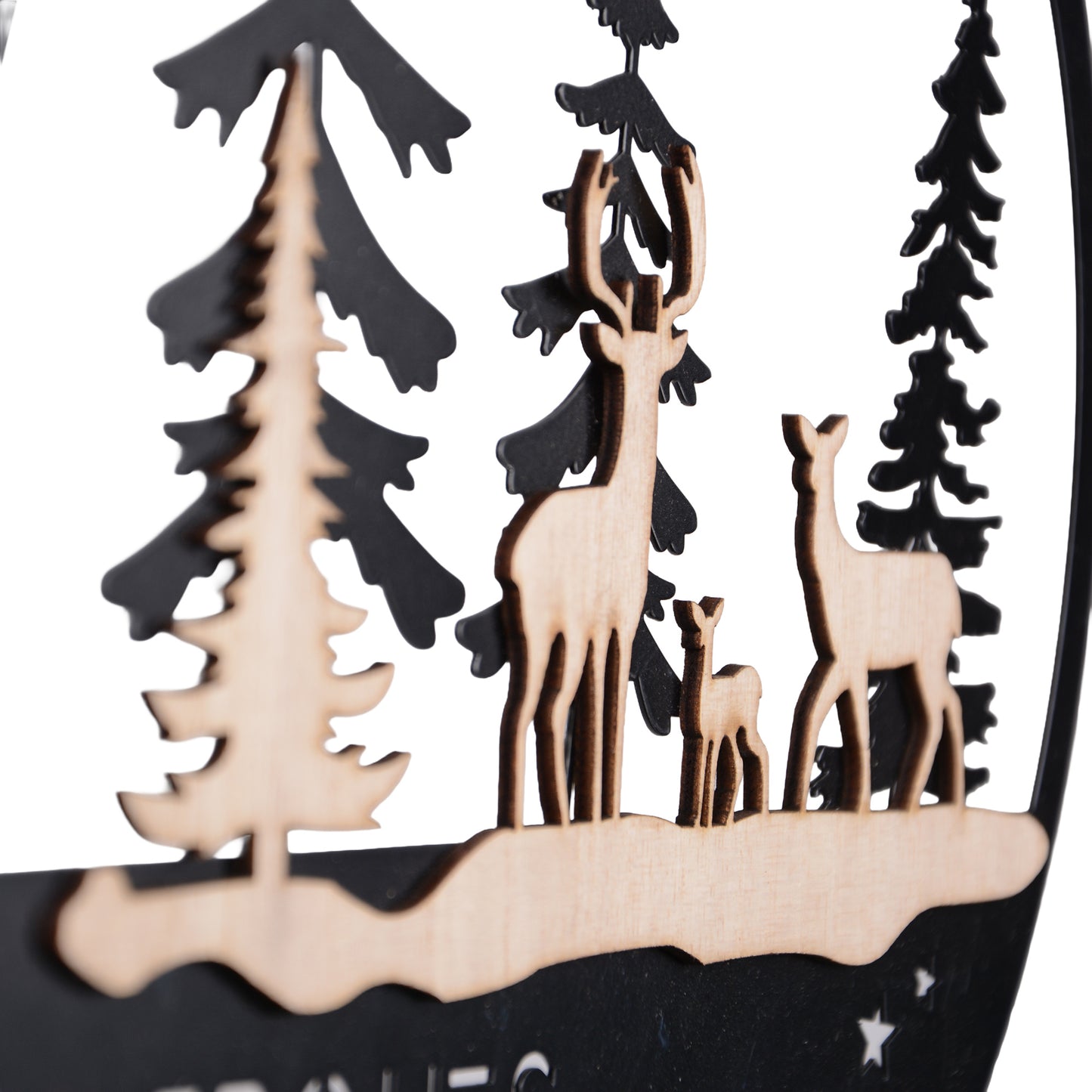 Aufhänger "Frohes Fest" mit Bäumen und Hirsch in schwarz