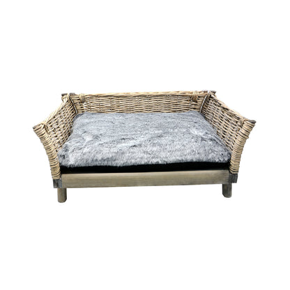 Hundebett aus Weide mit Kissen