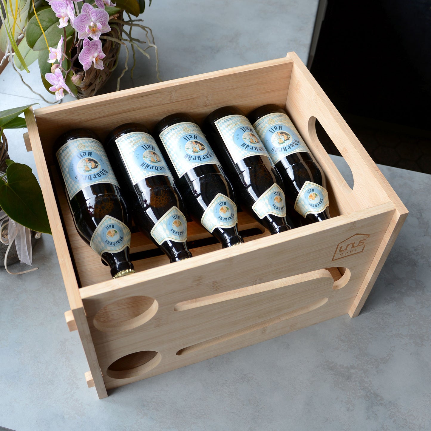 Bierkasten mit Flaschenrutsche