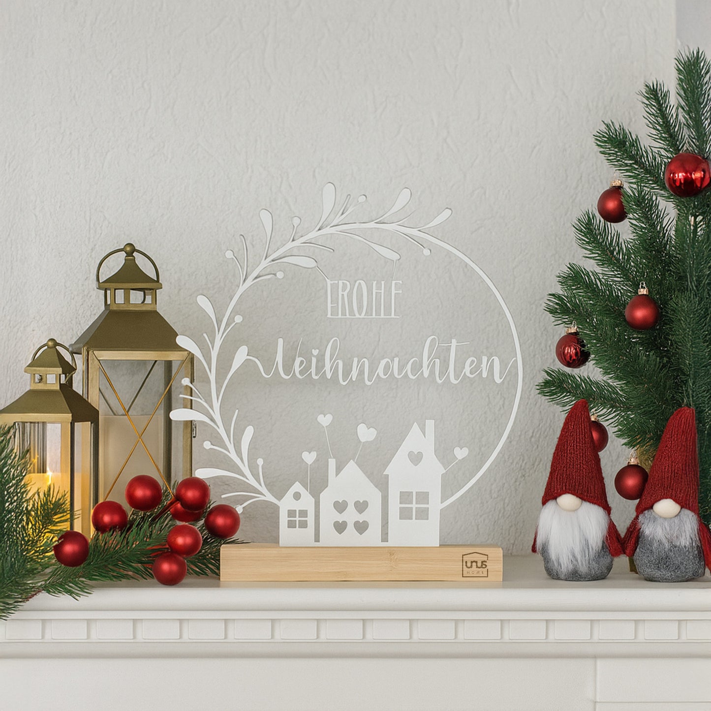 Aufsteller "Frohe Weihnachten" mit Blumenbogen und Häusern schwarz oder weiß