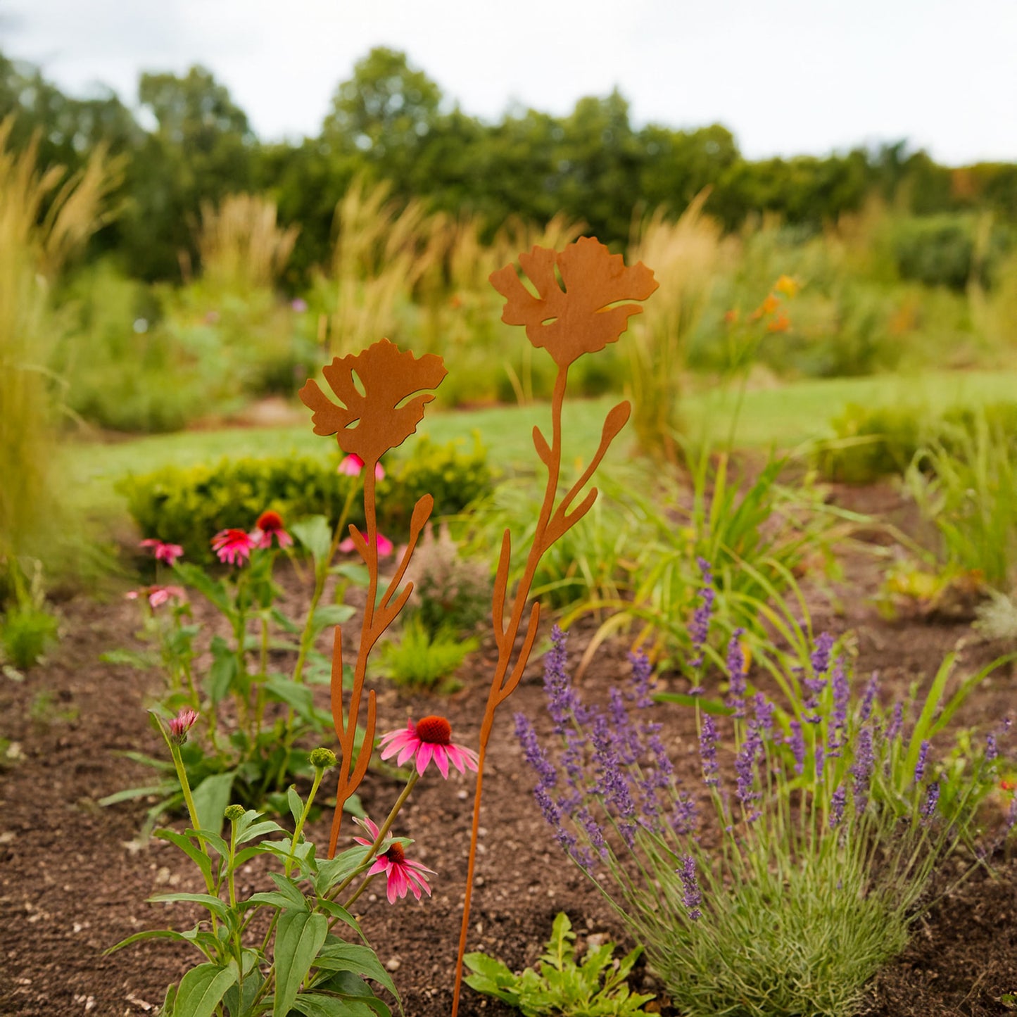 Gartenstecker Blütenstiel in rost