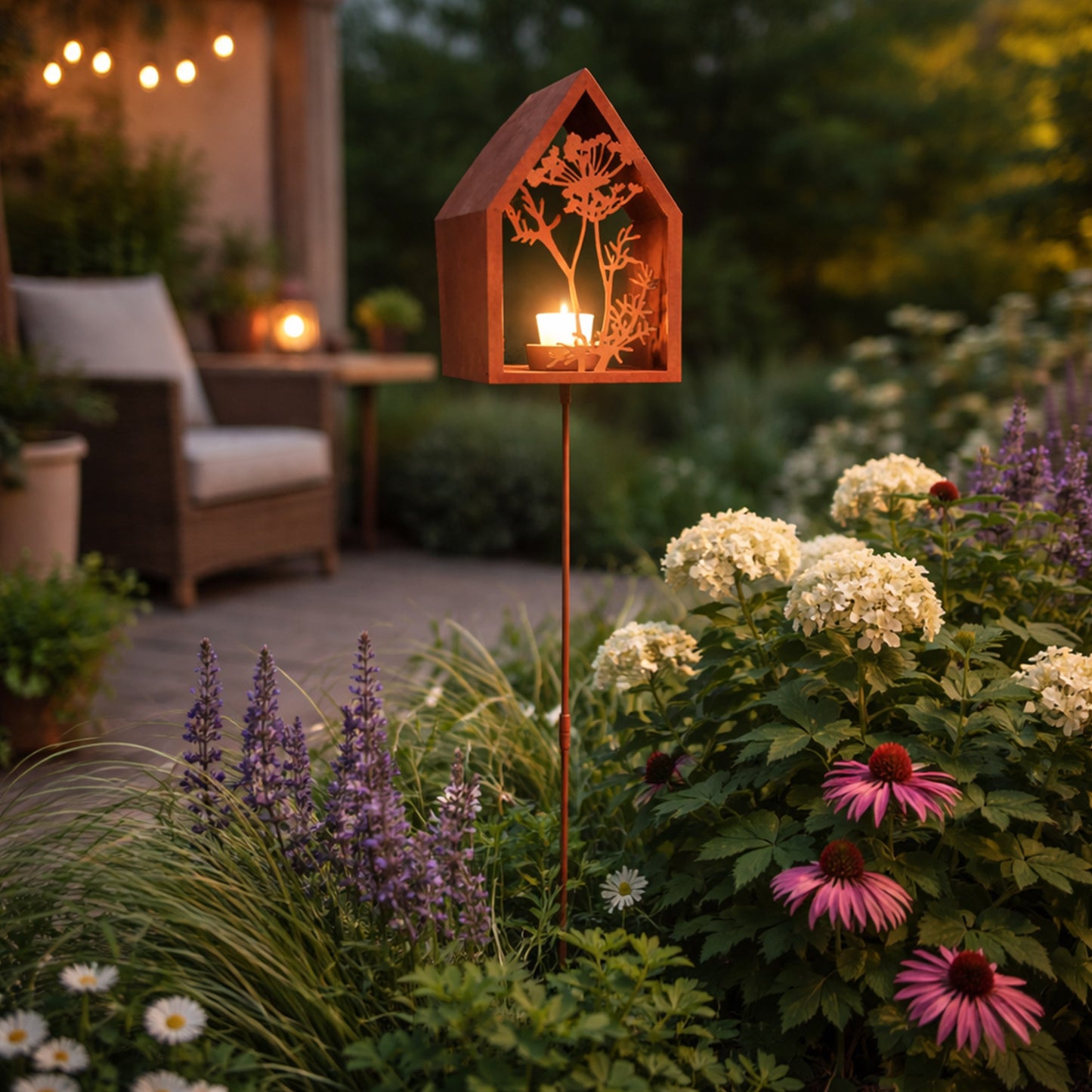 UNUS Lichthaus Garten mit Stab Rost verschiedene Motive