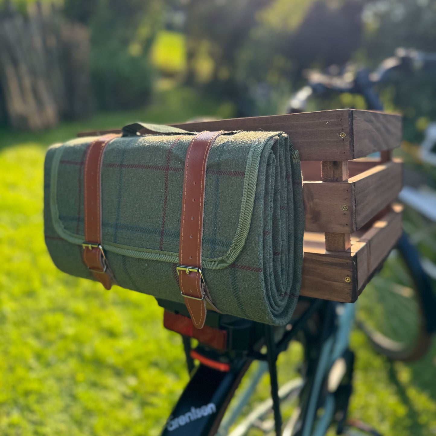 Fahrradkiste für hinten inklusive Picknickdecke