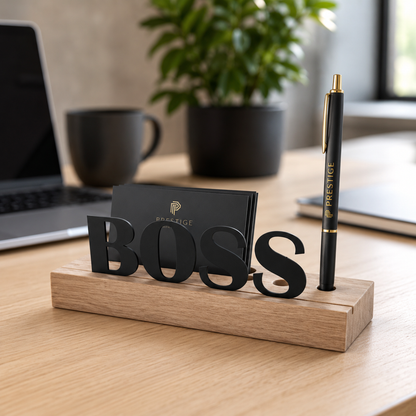 Organizer aus Holz mit Kartenhalter und 3x Stiftlöchern mit Text "Boss"