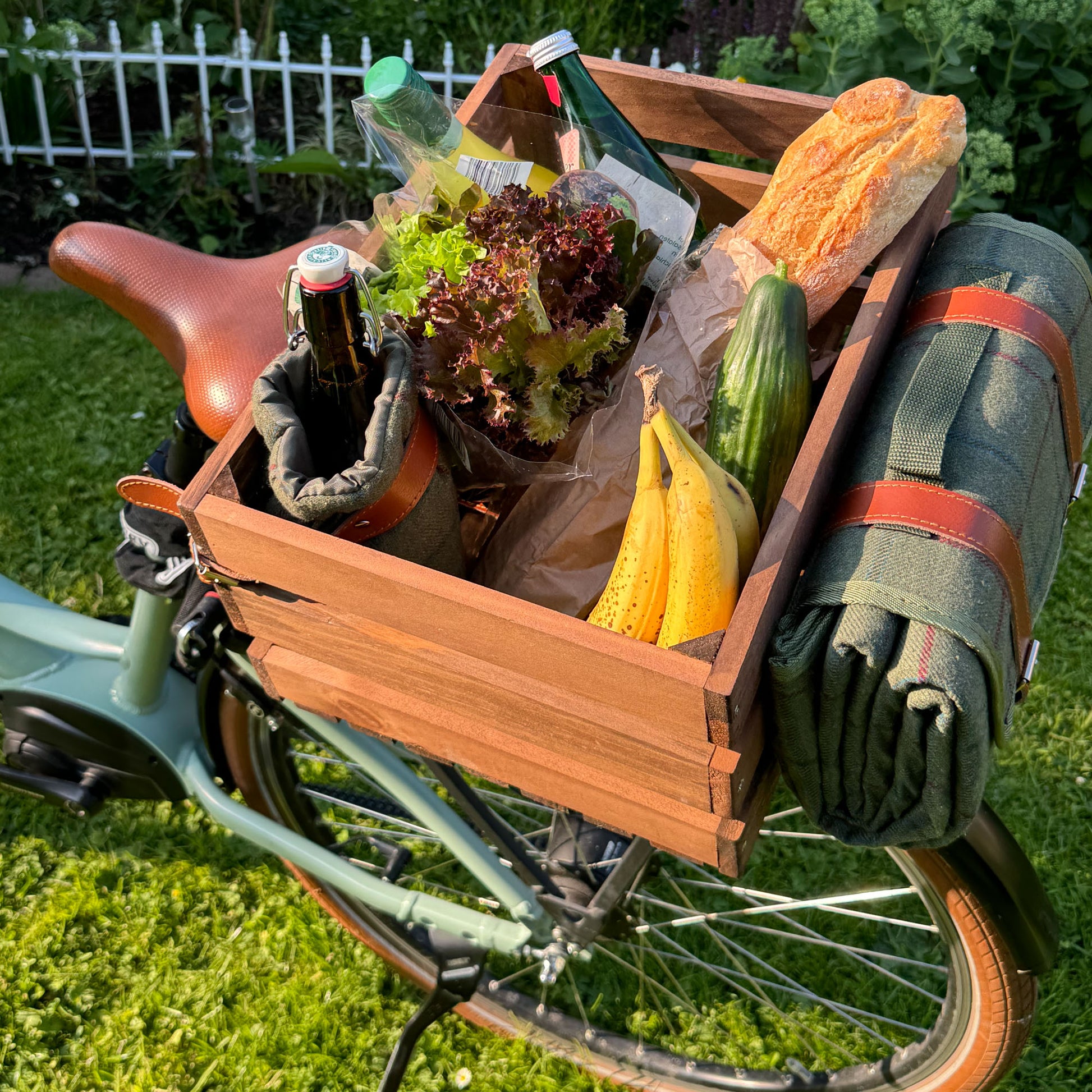 Fahrradkiste für hinten inklusive Picknickdecke – UNUS