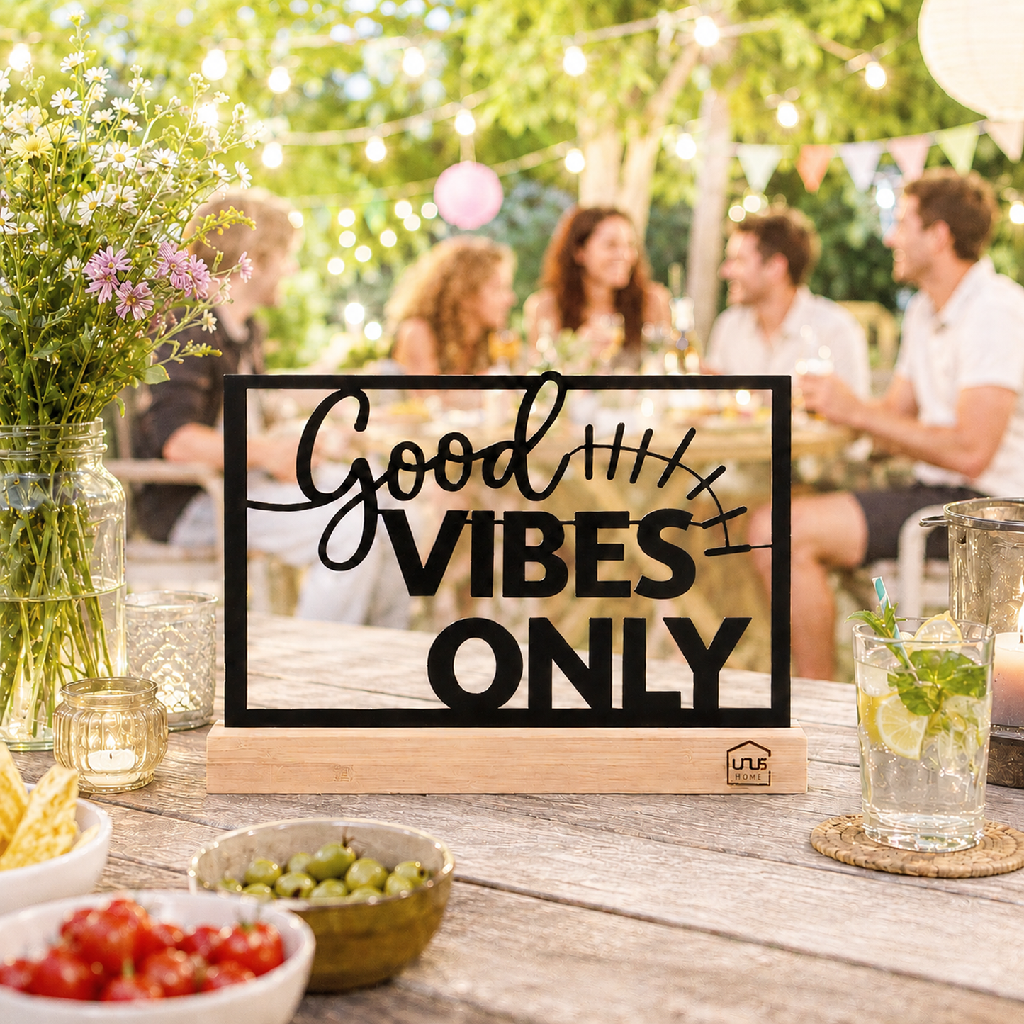 Aufsteller mit Text "Good Vibes Only"