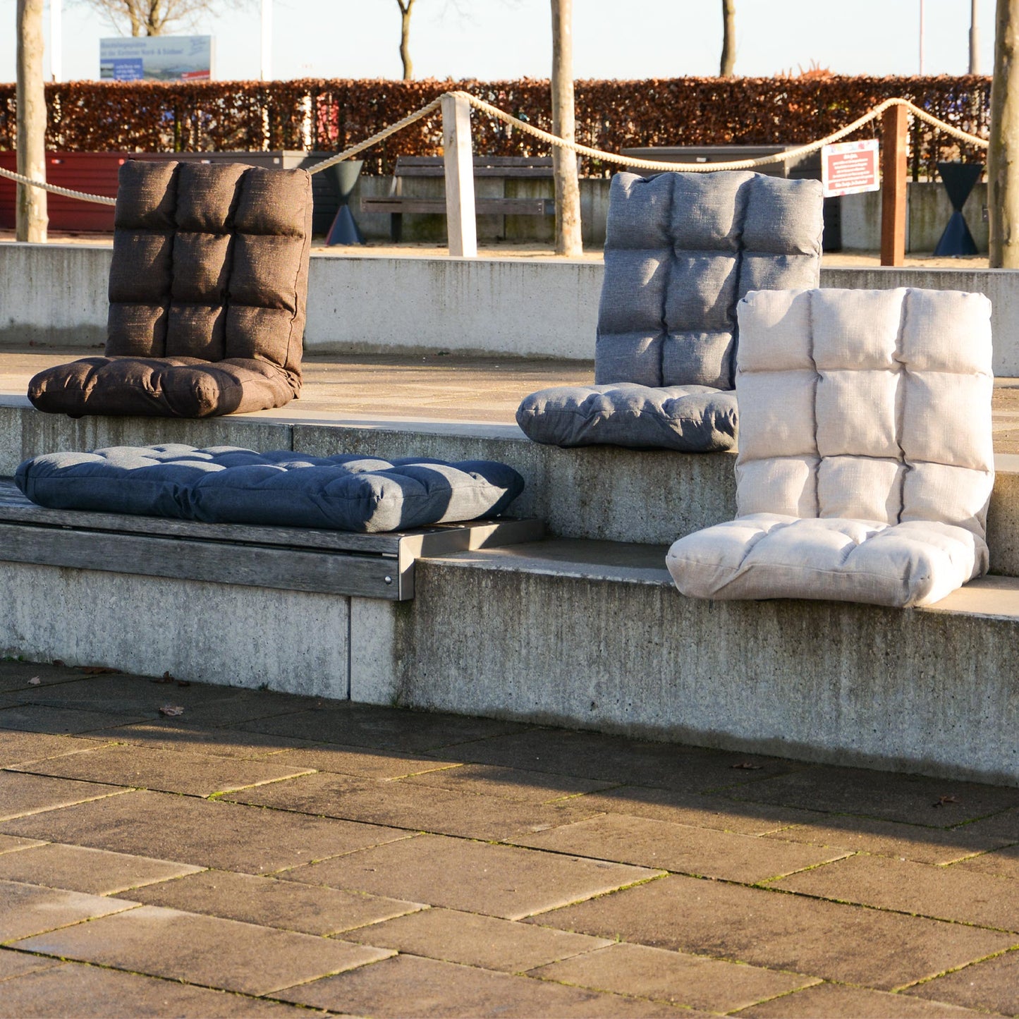 Bodenstuhl mit verstellbarer Rückenlehne klappbar und bequem